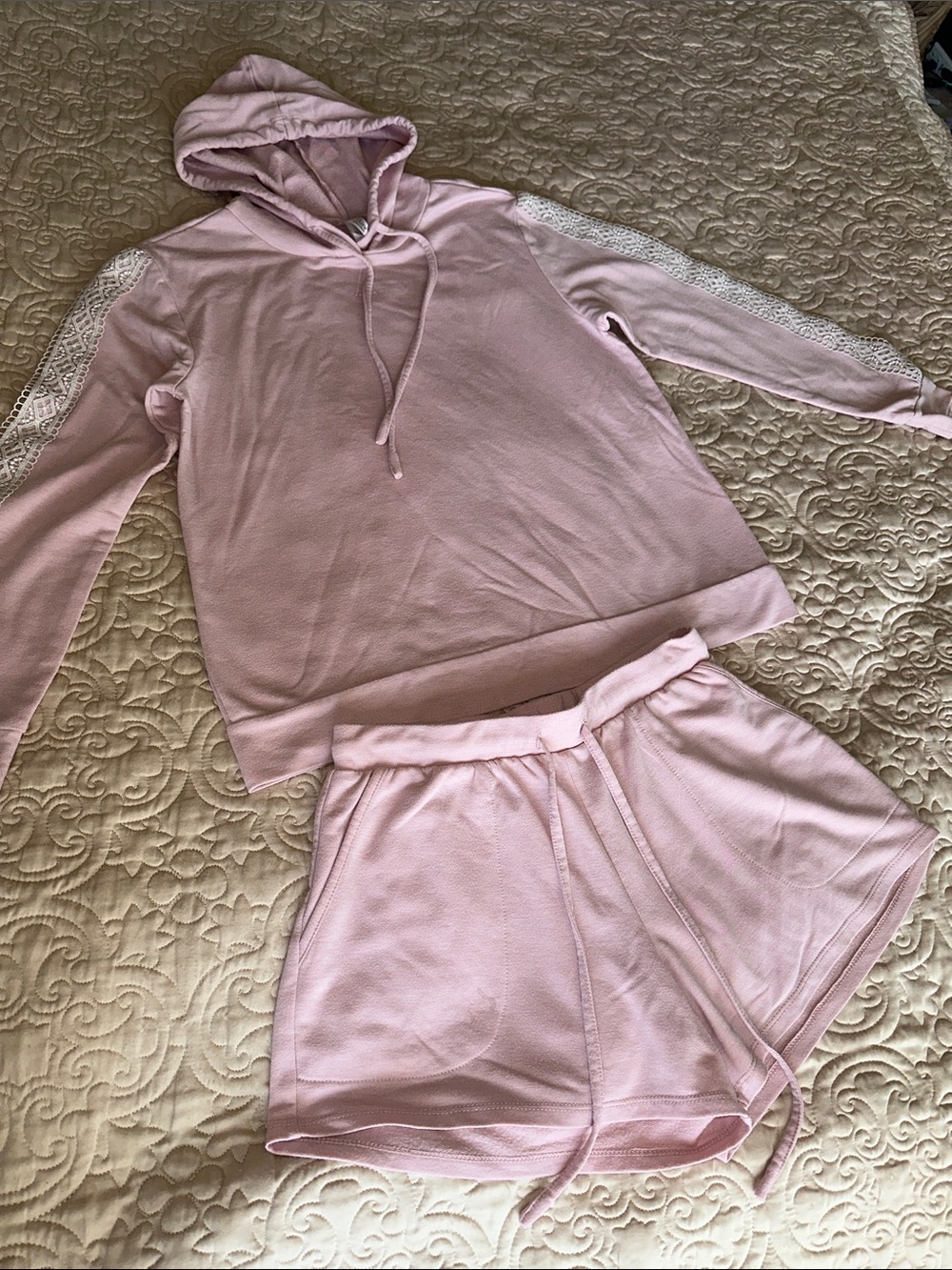 Light Pink Lace-Trim Hooded‎ Lounge Set - Top & Shorts